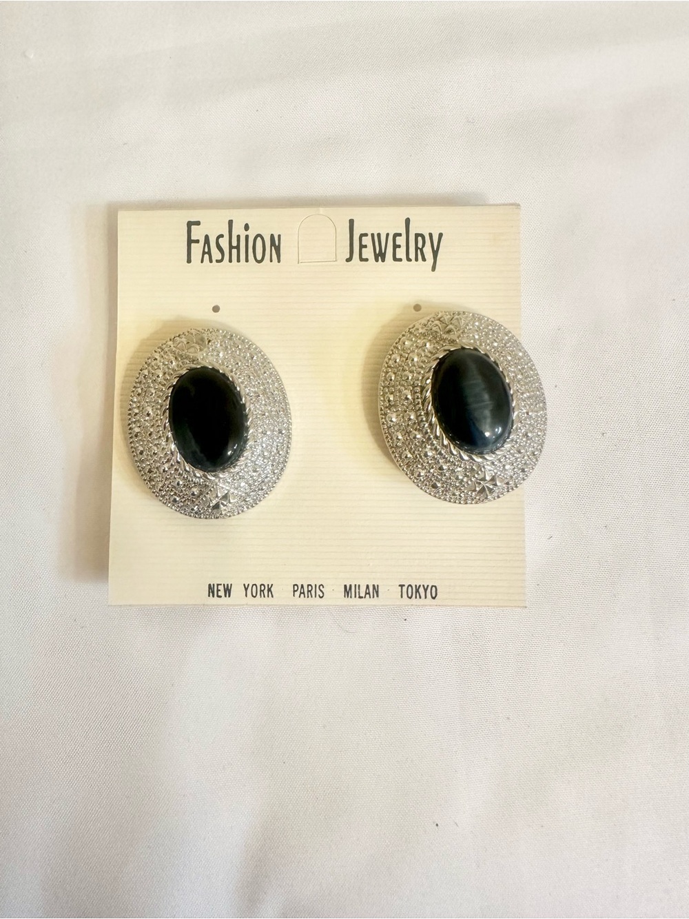 VTG Fashion Jewelry Silver-Tone Earrings with Black Oval Stone